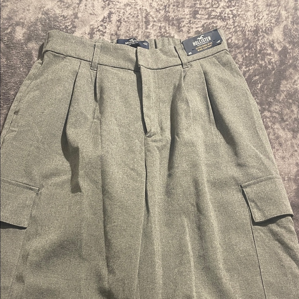 Hollister Charcoal Pleated Pants